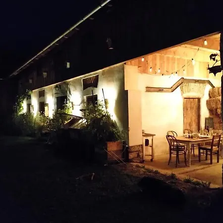 Kellerstoeckl-am-veganen-bio-lebenshof-nur-fuer-hundefreunde-empfohlen *