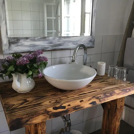 Kellerstoeckl-am-veganen-bio-lebenshof-nur-fuer-hundefreunde-empfohlen 別荘 *