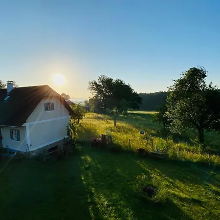 Kellerstoeckl-am-veganen-bio-lebenshof-nur-fuer-hundefreunde-empfohlen Sulb